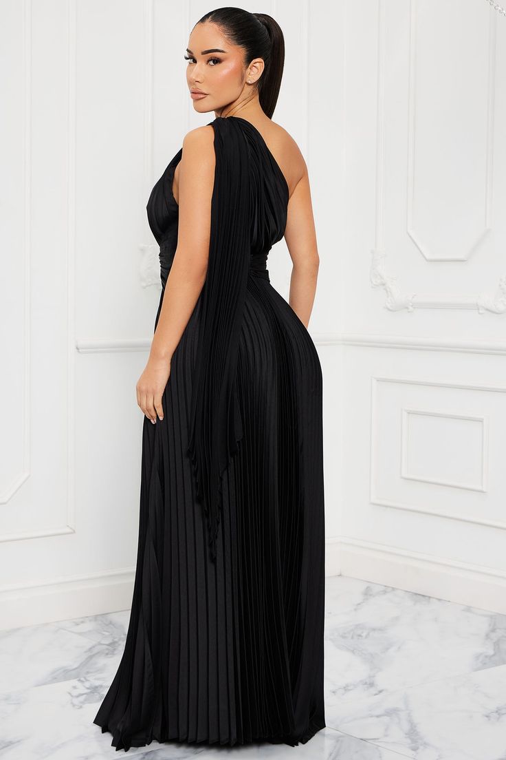 Available In Kelly Green And Black. Pleated Maxi Dress One Shoulder Sleeveless Twist Front Hidden Side Zipper Non Stretch 100% Polyester Imported | Athena Pleated Maxi Dress in Black size XS by Fashion Nova Pleated Sleeveless Pre-draped Evening Dress, Sleeveless Pre-draped Ruched Evening Dress, Backless Party Dress With Pleated Back, Backless Ruched Maxi Dress For Bridesmaid, Backless Pleated Back Dress, Pre-draped Halter Neck Party Maxi Dress, Pre-draped Backless Maxi Dress For Party, Pleated V-neck Gown For Party, Glamorous Wedding Dress With Pleated Back