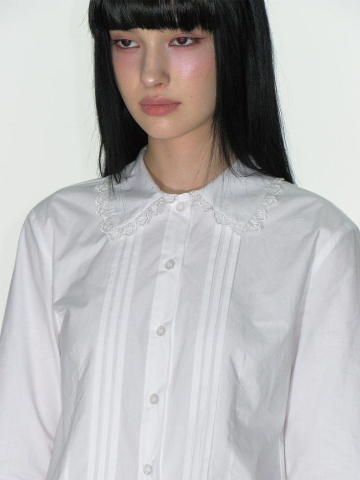 Composition : COTTON 100%Color : WHITECountry of Origin : Republic of Korea White Blouse With Collared Neckline And Relaxed Fit, White Blouse With Relaxed Fit And Collared Neckline, White Relaxed Fit Blouse With Collared Neckline, White Collared Shirt For Daywear, White Shirt With Placket, White Collared Blouse With Placket, White Collared Shirt With Placket, White Blouse With Collared Neckline And Placket, White Collared Top With Placket