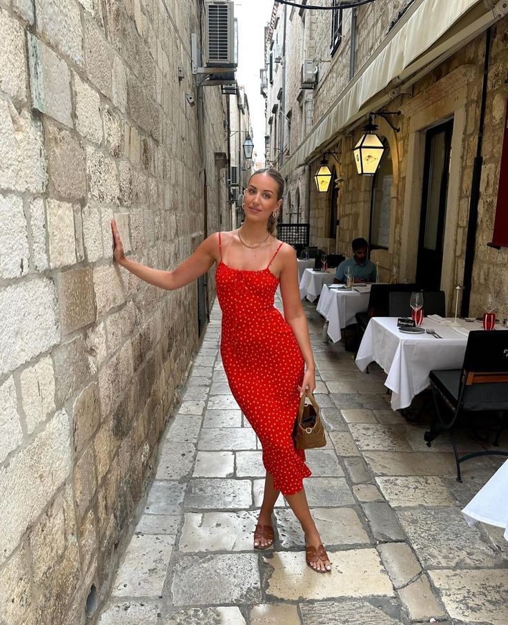 Manifesting a summer holiday 🧿🐚🌊🤍 All the outfit details are tagged Outfit Vestido Rojo, Dresses Feminine, Red Dress Casual, Simple White Dress, Latest Summer Fashion, Outfits For Mexico, Yellow Mini Dress, Flowy Dresses, Realisation Par