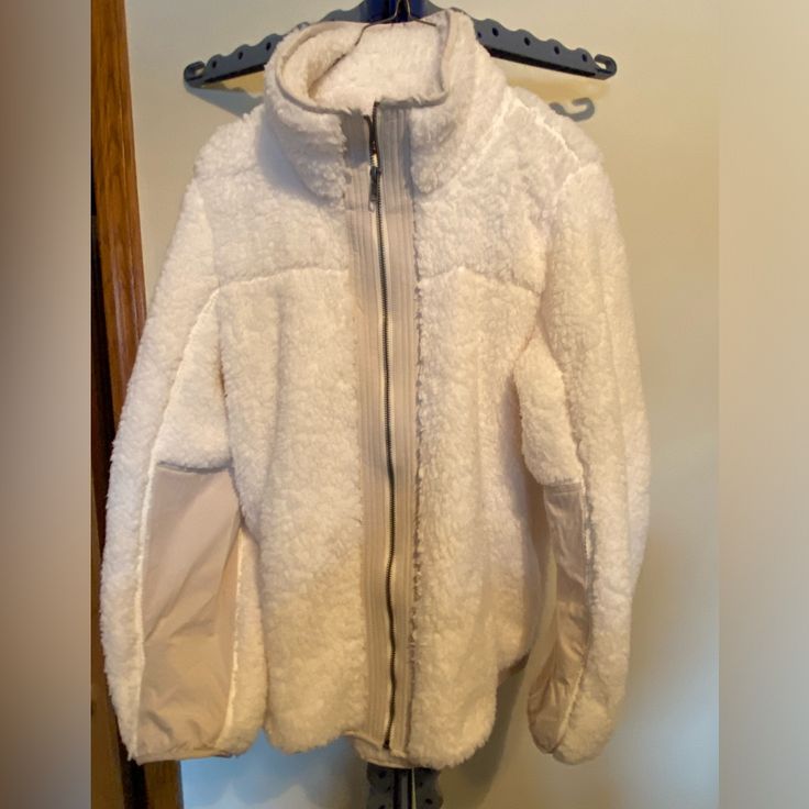 Nwt Abercrombie White Sherpa Jacket With Taupe Faux Leather Trim. Jacket Is Not Lined, It’s The Same Soft Sherpa Material All Throughout The Inside Of The Jacket. From A Smoke Free Home. White Sherpa Fleece Jacket With Fleece Lining, White Fleece Outerwear With Fleece Lining, Winter White Fleece Jacket For Cold Weather, White Cozy Fit Winter Outerwear, Cozy Fit White Winter Outerwear, White Cozy Fit Outerwear For Winter, Winter White Sherpa Outerwear, Cream Fleece-lined Outerwear For Fall, Winter White Sherpa Outerwear For Winter