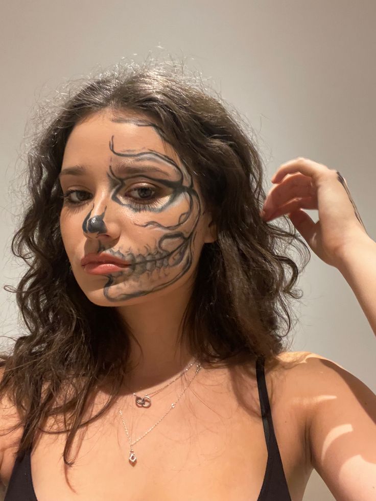 Hair For Skeleton Costume, Colourful Skeleton Makeup, Skeleton Make Up Girl, Cuts On Face Halloween Makeup, Simple Cute Skeleton Makeup, Cowboy Skeleton Costume, Skull Face Halloween Makeup, Skeloten Halloween Costume, Halloween Full Face Makeup