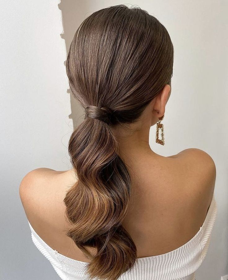 Wedding Ponytail, Bridesmaid Hair Inspo, Low Ponytail Hairstyles, Pony Hairstyles, Wedding Hair Up, Simple Prom Hair, Bridesmaid Hair Makeup, Guest Hair, Wedding Guest Hairstyles