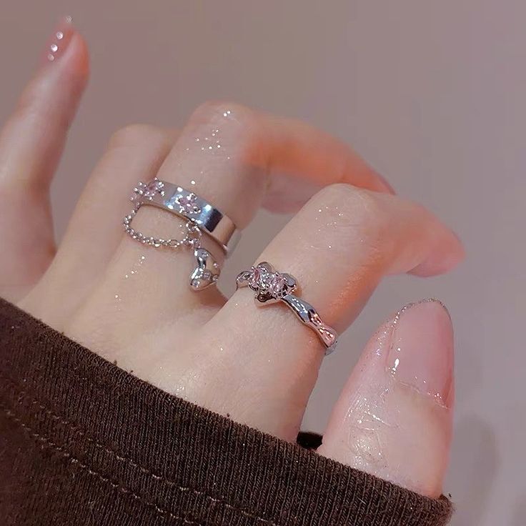 Korean Rings, Simple Jewellery Designs, Chains Aesthetic, Cute Promise Rings, Aesthetic Rings, Rings Aesthetic, Rings Luxury, Diamond Pendants Designs, Korean Jewelry