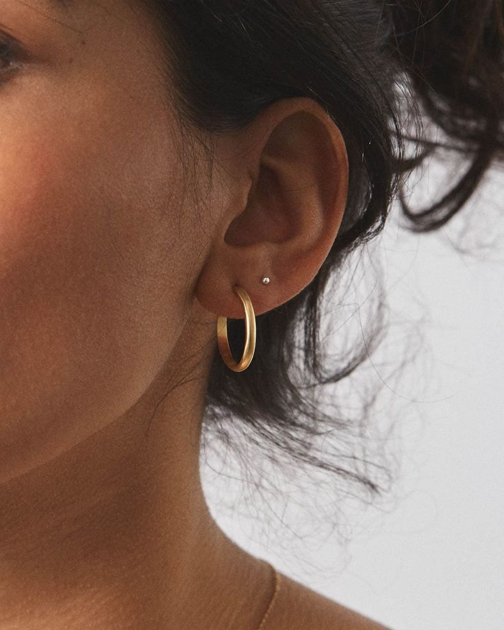 Elegant, modern hoops. The perfect size to take you from day to night. Hoop Stack, Second Ear Piercing, Double Ear Piercings, Double Earrings, Double Piercing, Second Piercing, Right Or Wrong, Jewelry Inspo, Pretty Jewellery