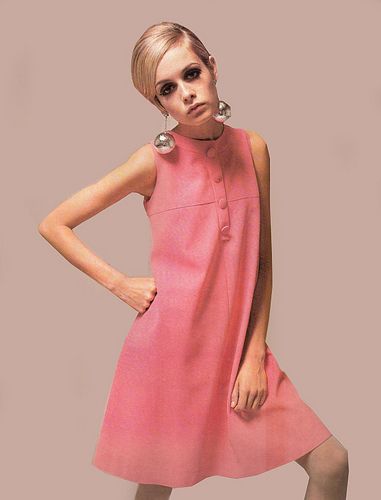 Chatter Busy: Twiggy Measurements Twiggy 1960s, Twiggy Model, 60s Twiggy, 70s Mode, Colleen Corby, Fashion Guys, Fashion Through The Decades, Scooter Dress, Pattie Boyd