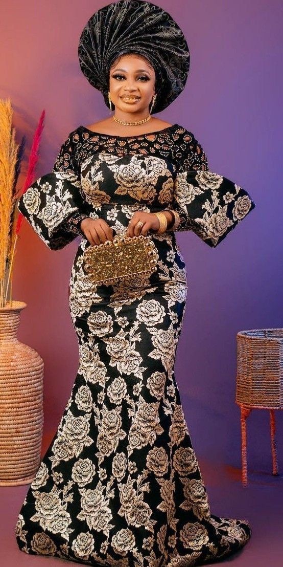 Lace Styles For Mothers, African Mother Of The Bride Dresses, African Clothing Styles Lace, Asobi Style, Lace Styles For Women Nigerian Fashion, Damask Styles For Nigerian Women, African Dresses For Wedding, Damask Asoebi Styles, Ankara Agbada Styles For Women