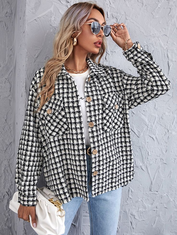 Overshirt Women, Checkered Black And White, Tweed Fashion, Tweed Shirt, Black And White Blazer, Oversize Outfit, Tweed Outfit, Tweed Top, Modern Womens Fashion