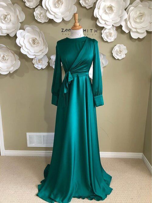 Emerald Green Evening Dress, Fesyen Islam, Islamic Fashion Dresses, Hijab Dress Party, Muslim Evening Dresses, Modest Evening Dress, Fashion Dresses Formal, Green Evening Dress, Soiree Dress