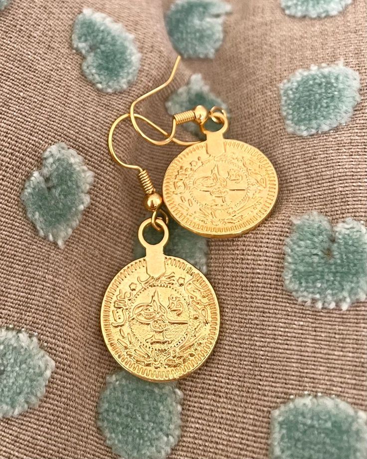 Gold Ottoman Dangle Earrings Total length, French Hook & Ottoman Coin: crocs 3.5cms Material: Gold-plated Brass Gold Coin Earrings, Gold Ottoman, Silk Jewelry, Jewelry Roll, Turkish Jewelry, Jade Ring, Gold Earring, Pink Suede, Etsy Earrings Dangle