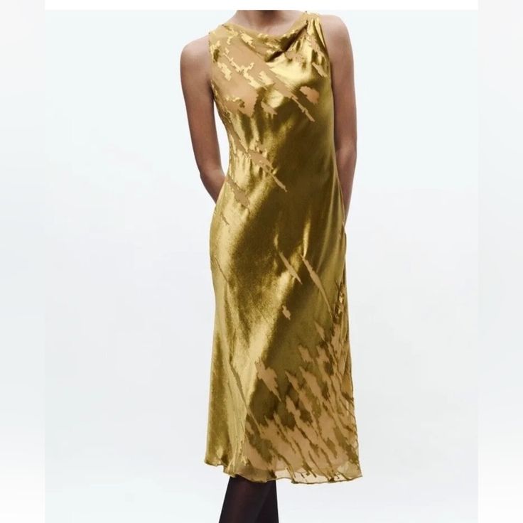 Zara New Collection Velvet Midi Dress 9430/108 Xs Fall A-line Midi Dress For Evening, Fall Evening A-line Midi Dress, Gold A-line Silk Dress, Fall Evening Dress Midi Length, Fall Evening Midi-length Dresses, Gold Sleeveless Midi Dress For Evening, Chic Gold Maxi Length Dress, Gold Midi Dress For Evening, Elegant Zara A-line Sleeveless Dress