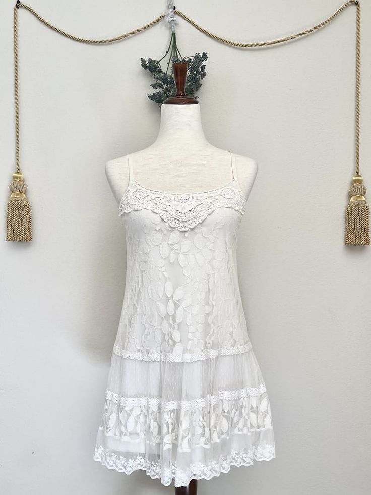 A white y2k crochet and lace fantasy inspired tunic mini dress is pictured on a mannequin from the front. Fairy Picnic, Y2k Fairy, Medieval Fashion, Crochet Applique, Edwardian Fashion, Curated Vintage, Baroque Fashion, Chain Belt, Historical Fashion