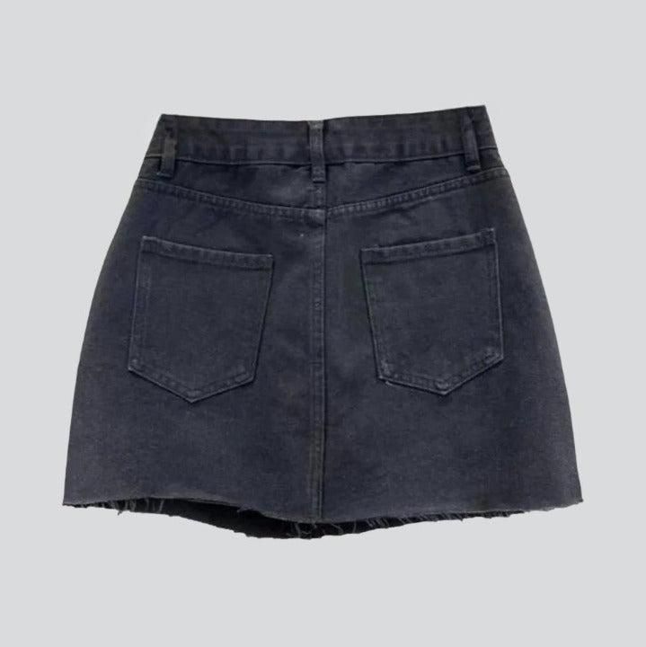 Be bold and daring with our 2023 Summer distressed women's denim skort - an edgy take on grunge fashion!Why You'll Love ItThis stylish mid-waist skort is designed to turn heads and make a statement. The distressed denim and zippered/button closure provide a unique blend of comfort and fashion. making it the perfect outfit for any occasion.Distinctive Features Grunge Style: Take your fashion game to the next level with this stylish skort. a perfect representation of grunge fashion. Distressed Den Skort Denim, Womens Denim Skirts, Embroidered Jean Jacket, Denim Skort, Street Style Trends, Embroidered Jeans, Embroidered Jacket, Dressy Outfits, Denim Design