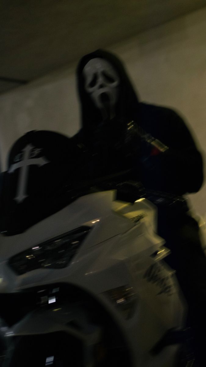 Motorcycle scream scream scream Biker Aesthetic Male, Halloween Motorcycle, Dark Boy Aesthetic, Ghost Bike, Hot Biker Guys, Devil Aesthetic, Yoda Funny, Motorcycle Aesthetic, Biker Aesthetic