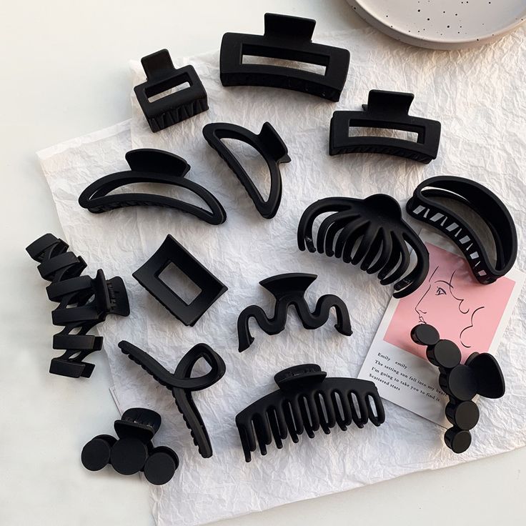 136.0KES 50% OFF|Hair Clips Women Claw Black Large | Korean Style Large Hair Clip - Korean Style Black - Aliexpress Black Clips For Hair, Clutcher Clip Aesthetic, Cute Hair Claw Clips, Claw Clips Aesthetic, Claw Clip Black, Cute Claw Clips, Black Jewelry Set, Hair Clips Hairstyles, Cheap Hair Accessories