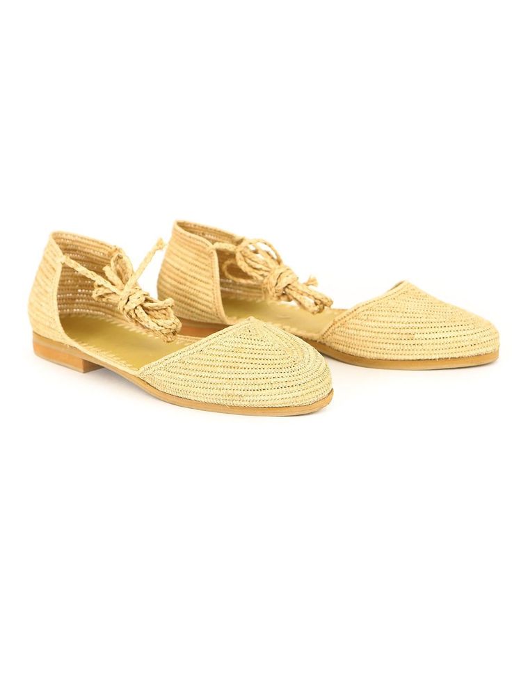 Natural Raffia slippers,hand woven natural raffia slides, shoes mules woman's shoes raffia moroccan slides moroccan shoes handmade babouche Moroccan handmade shoes made of natural raffia sweet and very comfortable! These beautiful handmade raffia shoes were handcrafted by artisans in old medina of Essaouira. Raffia is a natural fibre which comes from Madagascar. Others colors and size are available, please submit a custom order request. The natural fibers in the Raffia, along with the woven cons Spring Huarache Sandals With Woven Sole In Natural Color, Spring Huarache Sandals With Woven Sole, Natural Huarache Sandals With Woven Sole For Spring, Natural Straw Mules, Closed Toe Straw Sandals In Natural Color, Natural Woven Mules With Round Toe, Traditional Woven Leather Sandals For Spring, Bohemian Clogs For Beach, Woven Leather Closed Toe Espadrilles