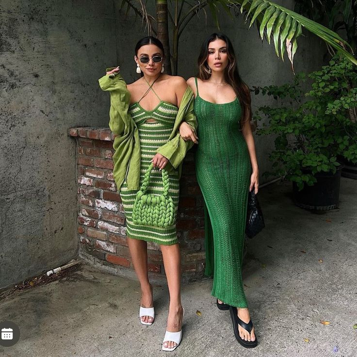 Sexy Green Knit Dress Size Large But Fits More Like A Medium. Chic Summer Knit Sweater Dress, Chic Summer Sweater Dress For Party, Trendy Knit Party Dress, Chic Knitted Sweater Dress For Party, Chic Summer Sweater Dress, Trendy Knit Dresses For Party, Trendy Knit Bodycon Dress, Chic Green Knit Midi Dress, Chic Knit Midi Dress For Summer