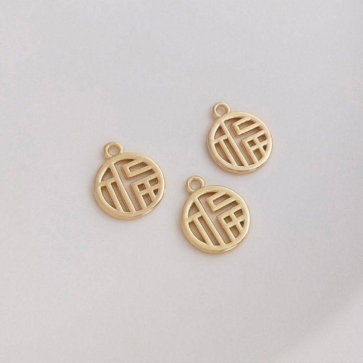 Quantity:10pcs  Size:10.5mm  Material: brass  Color: gold  Nickel Free & Lead Free  5-G293  Shipping: Post office transportation: 10-40 days. If you are in a hurry, please choose DHL, federal, ups international transportation  international transportation : 3-10 days If you need more quantity, can offer wholesale price, please do not hesitate to contact me. Thanks for your Visit, Wishing you a happy shopping! Symbolic Gold Round Pendant Charms, Gold Round Metal Charm Necklaces, Gold Engraved Metal Charm Necklaces, Gold Engraved Charm Necklace, Gold Engraved Metal Charm Necklace, Gold Symbolic Engraved Charms, Gold Metal Engraved Charm Necklace, Minimalist Gold Pendant Charms, Gold Minimalist Pendant Charms