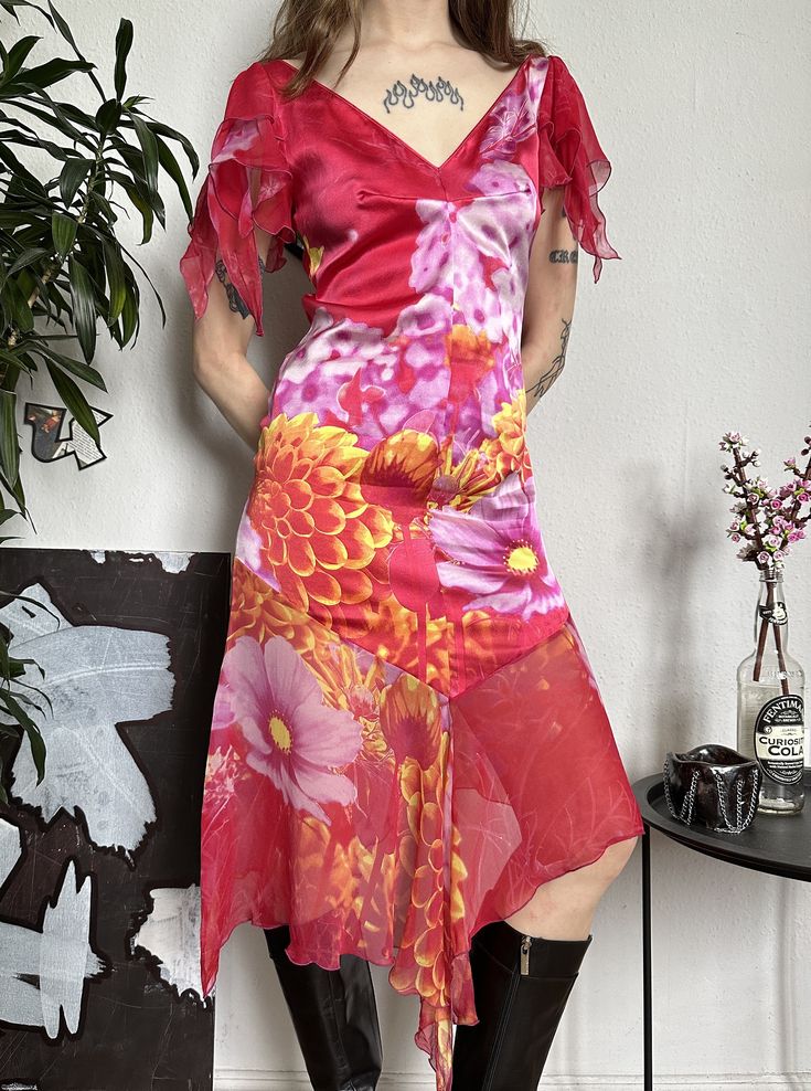 Rare gorgeous Roberto Cavalli archival 100% silk dress from runway 2000s summer/spring collection  🖇Condition: like new  📌Brand: Roberto Cavalli  🔖Tag size: M Bust 16.93 in 43 cm Length 38.19 in 97 cm Waist 13.78 in 35 cm Summer Cocktail Dress With Bias Cut, Summer Party Dress With Bias Cut, Summer Bohemian Maxi Dress For Formal Occasions, Bohemian Style Summer Formal Maxi Dress, Bohemian Maxi Dress For Formal Summer Events, Bohemian Maxi Dress For Summer Formal Occasions, Fitted Multicolor Silk Dress, Multicolor Formal Maxi Dress For Summer, Summer Satin Dresses With Floral Print