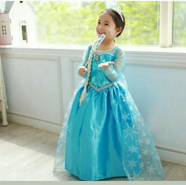 Beautiful Costume For Your Beautiful Princess. New In Package. Pair This With The Cute Crystal Tiara Also Listed In My Closet. Princess Elsa Dress, Soft Dresses, Costume Carnaval, Elsa Cosplay, Frozen Dress, Elsa Costume, Baby Party Dress, Anna Dress, Winter Girl