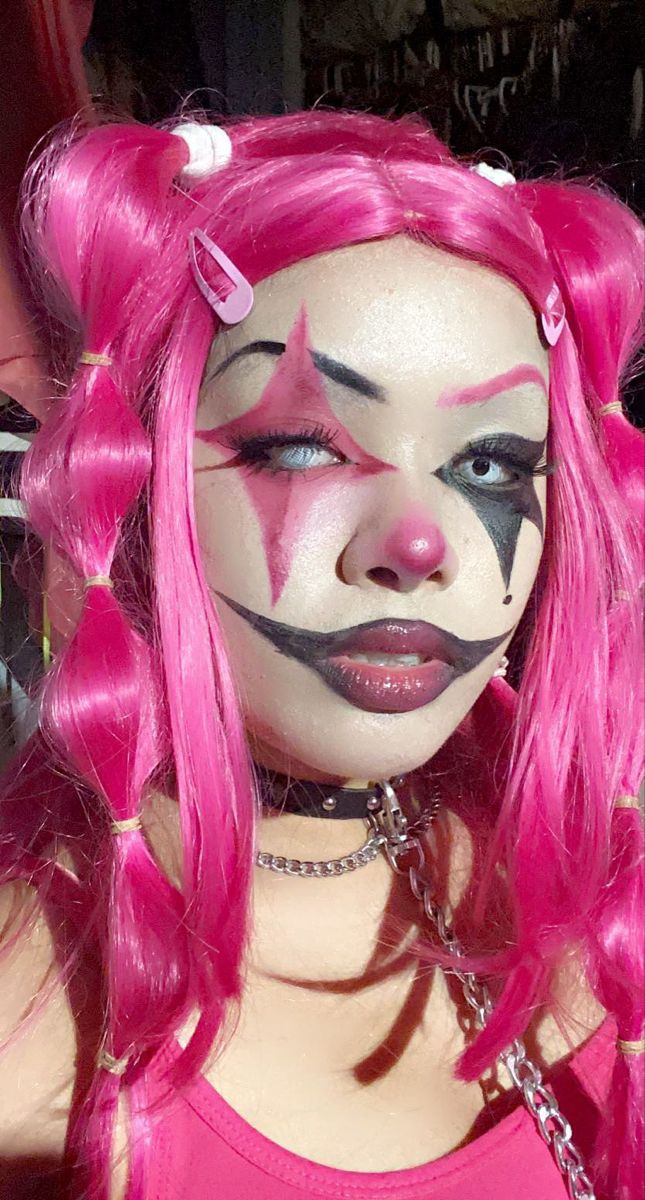 Clown Eyeshadow Looks, Hot Pink Clown Makeup, Rainbow Clown Aesthetic, Diy Creepy Clown Costume For Women, Scary Bride Makeup Halloween Ideas, Cotton Candy Clown Costume, Pink And Black Clown Costume, Female Clown Makeup Halloween, Halloween Jester Costume