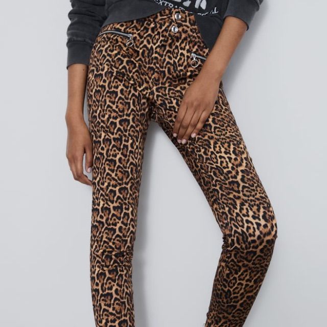 Leopard Print Always Cool And In Style.... Stretchy With 3% Elastase....... Great Street Wear Look...Size 6= 28 Brown Bottoms With Zipper Closure For Spring, Trendy Brown Bottoms With Zipper Closure, Trendy Brown Tapered Leg Bottoms, High Rise Leopard Print Bottoms For Fall, Zara Brown Pants For Fall, Zara Mid-rise Pants For Fall, Leopard Print High Waist Bottoms For Work, High Waist Leopard Print Bottoms For Work, High Waist Leopard Print Bottoms For Fall