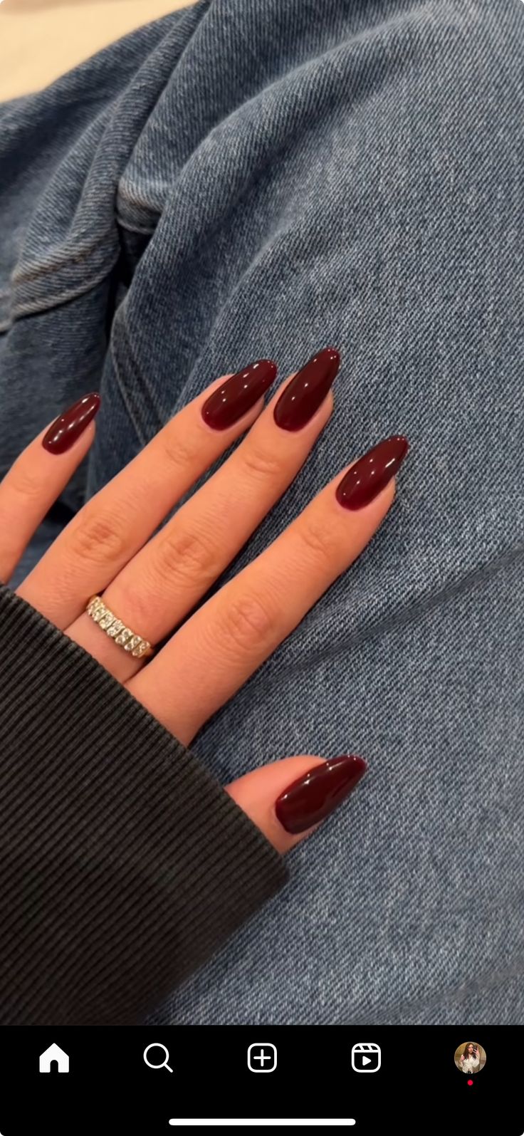 Basic Dark Nails, Dark Color Nails, Almond Nails Red, Dark Nails, Nail Nail, Easy Nail Art, Black Nails, Almond Nails, Simple Nails