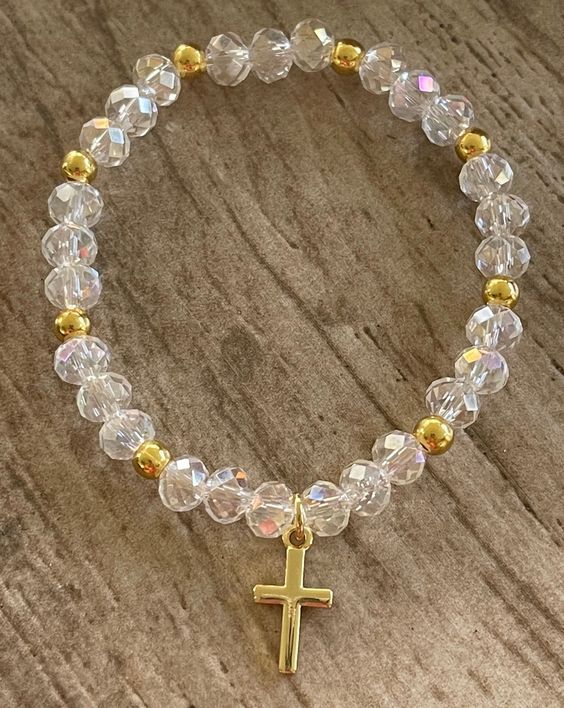 #crystal bracelet Gold Bead Bracelet Ideas, Religious Bracelets Diy, Crystal Beads Bracelets Ideas, Cross Beaded Bracelet, Beaded Stretch Bracelets Ideas, Elastic Bracelet Ideas, Bead Making Ideas, Bracelet Ideas With Words, Christian Bracelet Ideas