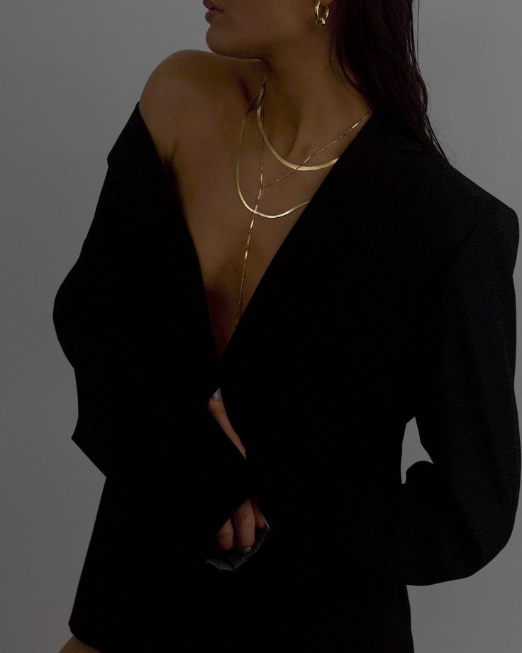 A lightweight showpiece, the Cressida 14K Gold-filled Y necklace, was designed to effortlessly move with you. The elongated flat bars reflect on the skin, creating a subtle yet lustrous glow. Crafted with a dramatic elongated drop, to perfectly accent v necklines or swimsuits, an alluring combination of necklace and body chain.Material: 14K Gold-filled Dimension: 16.5 to 19 inches adjustable, 12.5 inch drop, 2mm chain width What is 14K Gold-filled? A thick gold layer (100 times more gold than go Face Pictures, Sophomore Year, Y Necklace, Geek Girls, Shake It Off, Creative Outlet, Make Money Blogging, Blog Tips, Blogging Tips