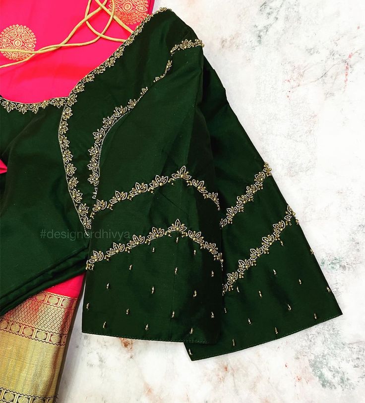 Simple Green Blouse Designs For Saree Silk, Green Saree Pink Blouse Designs, Green Blouse Work Designs, Blouse Machine Work Designs, Bottle Green Blouse Designs, Green Blouse Designs For Saree Bridal, Dark Green Blouse Designs, Simple Green Blouse Designs For Saree, Basic Blouse Designs