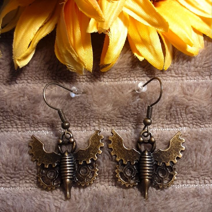 These Staempunk Earrings Are So Cute. They Are Lightweight Metal And Measure Aprox. 1 1/2" In Lengt. From A Smoke Free Pet Friendly Home. Steampunk Butterfly, Hand Crafted Jewelry, Crafted Jewelry, Butterfly Earrings, Earrings Color, Jewelry Handmade, Handcrafted Jewelry, Jewelry Crafts, Pet Friendly