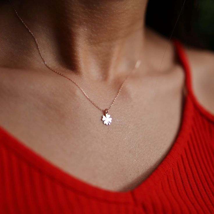 "\"14k Gold CLOVER LEAF Shaped Minimal Necklace, Good Luck Gifts, 14k Gold Customized Chain and Lock | Shamrock Necklace | Gift for Her\" Clover leaf shaped pendant with minimalist shape and elegant chain. An elegant and delicate jewel symbolizing luck.. ∙ P R O D U C T I O N ∙ ‣ All of our products are handmade and made to order ‣ All of our items are 14K real gold. We do not carry any gold filled, gold plated, or gold vermeil items. Also there are no other metals used so all items are hypoalle Rose Gold Diamond Cut Jewelry Gift, Rose Gold Flower Pendant Jewelry For Birthday Gift, Rose Gold Flower Pendant Jewelry For Birthday, Flower Shaped Birthstone Jewelry For Birthday Gift, Flower Shaped Birthstone Jewelry For Birthday, Dainty Jewelry With Diamond Cut For Gifts, Dainty Diamond Cut Jewelry For Gifts, Dainty White Gold Jewelry For Birthdays, White Fine Jewelry For Birthday