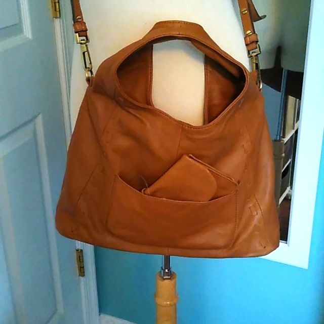 This Gorgeous Bag Features Buttery Honey-Colored Leather, A Detachable Shoulder Strap, And A Matching Wallet! Interior Has Two Small Slip Pockets On One Side And One Large Zippered Pocket On The Other. Zip Top Closure On The Bag Itself. Magnetic Closure On Wallet. New With Tags. Retail Price: $248. There Is One Minor Scuff On The Base (See Pics) But Otherwise This Bag Is Flawless! Chic Leather Hobo Bag With Cell Phone Pocket, Rectangular Leather Hobo Bag With Pockets, Leather Hobo Bag With Pockets For On-the-go, Leather Hobo Bag With Pockets For Daily Use, Chic Leather Shoulder Bag With Pockets, Brown Everyday Hobo Bag With Cell Phone Pocket, Everyday Brown Hobo Bag With Cell Phone Pocket, Hobo Satchel Bag With Cell Phone Pocket For Errands, Brown Leather Hobo Bag With Pockets