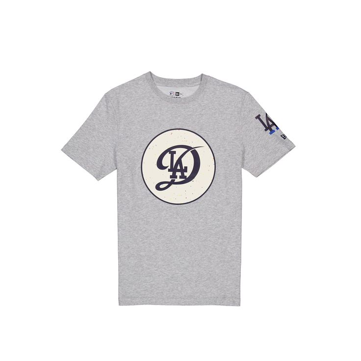 The Los Angeles Dodgers City Connect Gray T-Shirt features a screen-printed Dodgers logo at the front with an alternate team logo at the left-wear sleeve.Fabric: 100% Cotton Collegiate Crew T-shirt For Fan Gear, Baseball Season Fan Merchandise T-shirt, Throwback Cotton T-shirt With Team Logo, Sports T-shirt With Team Logo For Baseball Season, Throwback Sports T-shirt With Screen Print, Athletic Heather T-shirt With Team Logo For Fans, Athletic Heather T-shirt With Logo Crew Neck, Athletic Heather Crew Neck T-shirt With Logo, Grey Logo Print Crew Neck T-shirt