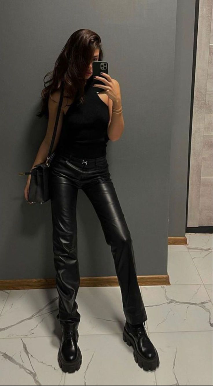 Black Leather Pants Outfit Night, Enter Galactic, How To Style Leather Pants, Style Leather Pants, Baby Blonde, Penelope Douglas, Fiesta Outfit, Bella Hadid Outfits, Leather Pants Women