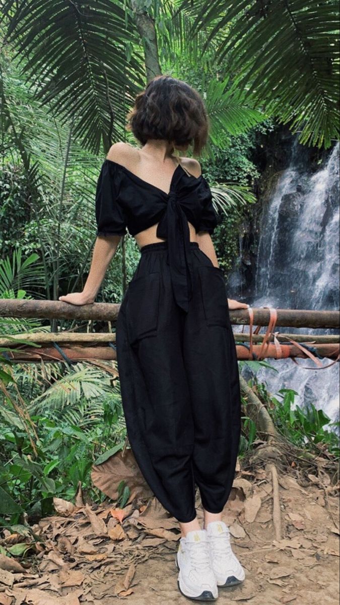 Jungle Style Outfit, Jungle Chic Outfit, Jungle Aesthetic Outfit, Summer Outfit Goth, Jungle Inspired Outfit, Green Black White Aesthetic, Goth Summer Aesthetic, Summer Gothic Outfits, Dark Boho Outfits