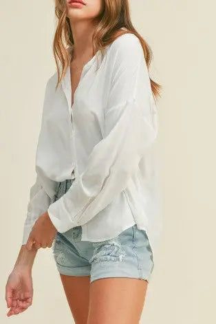 The Tiny Details Relaxed White Long Sleeve Button Shirt Classic Closet, White Knit Top, Beachy Vibes, Shirt Tunic Top, Acid Wash Denim, White Button Up, High Waisted Jean Shorts, Mini Short, Tunic Shirt