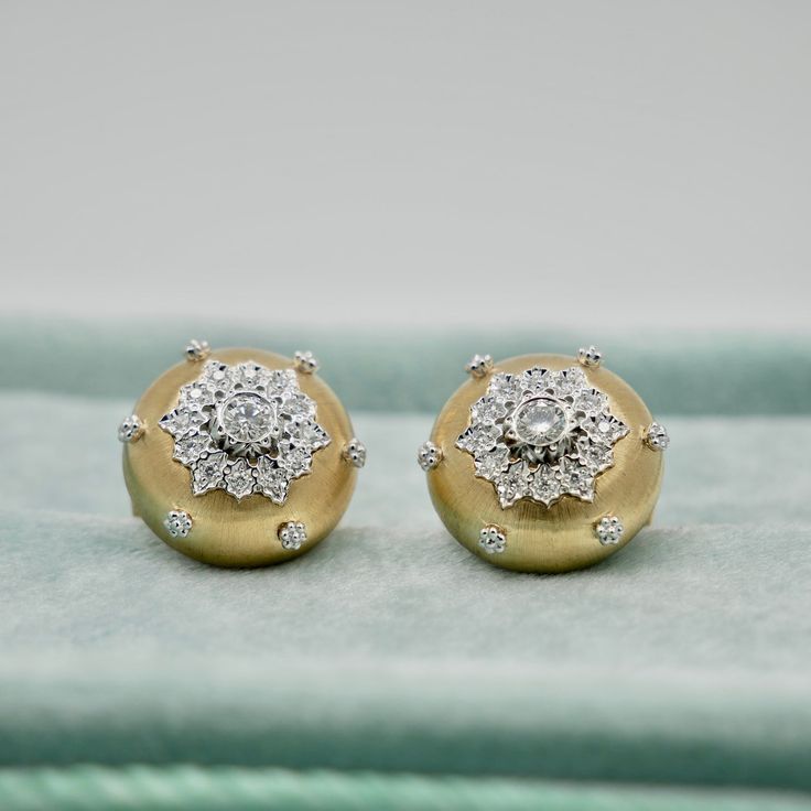 Buccellati - Macri Classica - Button Earrings with Diamonds Luxury Round Earrings For Ceremonial Occasions, Formal Engraved Yellow Gold Earrings, Luxury Round Clip-on Diamond Earrings, Luxury Yellow Gold Earrings For Ceremonial Occasions, Luxury Yellow Gold Ceremonial Earrings, Luxury Ceremonial Yellow Gold Earrings, Luxury Screw Back Earrings For Formal Occasions, Formal Round Engraved Earrings, Elegant Ceremonial Earrings