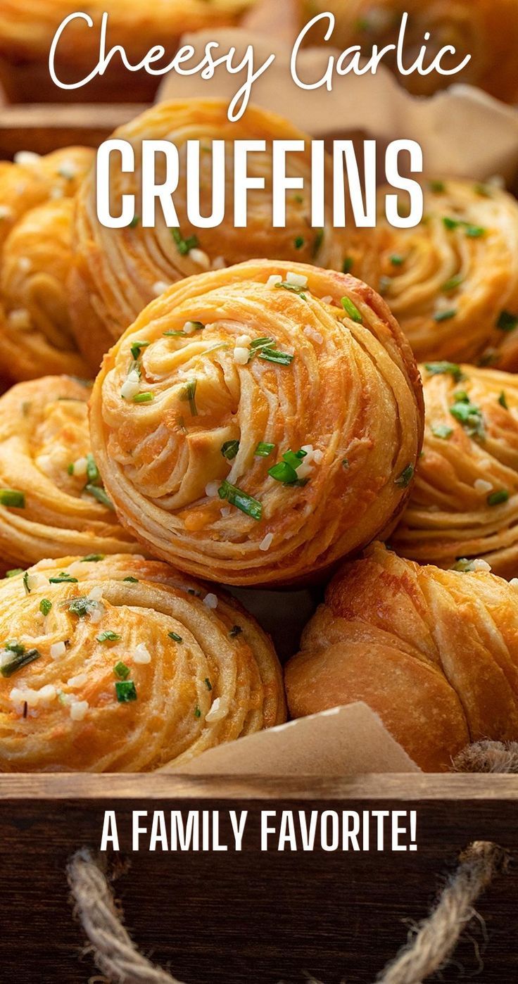 Close-up image of a tray filled with Cheesy Garlic Cruffins garnished with chives. Cruffin Recipe, Crescent Recipes, Elegant Appetizers, Crescent Roll Recipes, Muffin Tin, Crescent Rolls, Bread Recipes Homemade, Pastry Recipes, Dinner Rolls