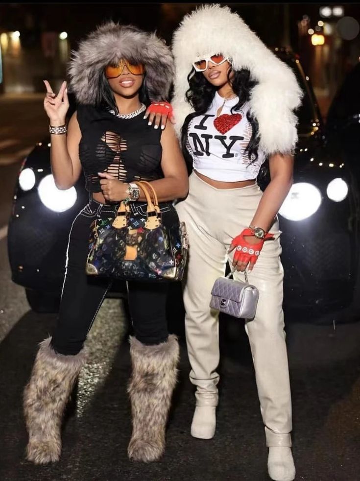 Scene: party Material: Fur Nyc Fashion Winter, Fur Bucket, Fur Bucket Hat, Fur Hats, Bucket Hat Women, Hats Fashion, Black Outfits, Monokini Swimsuits, Hat Women