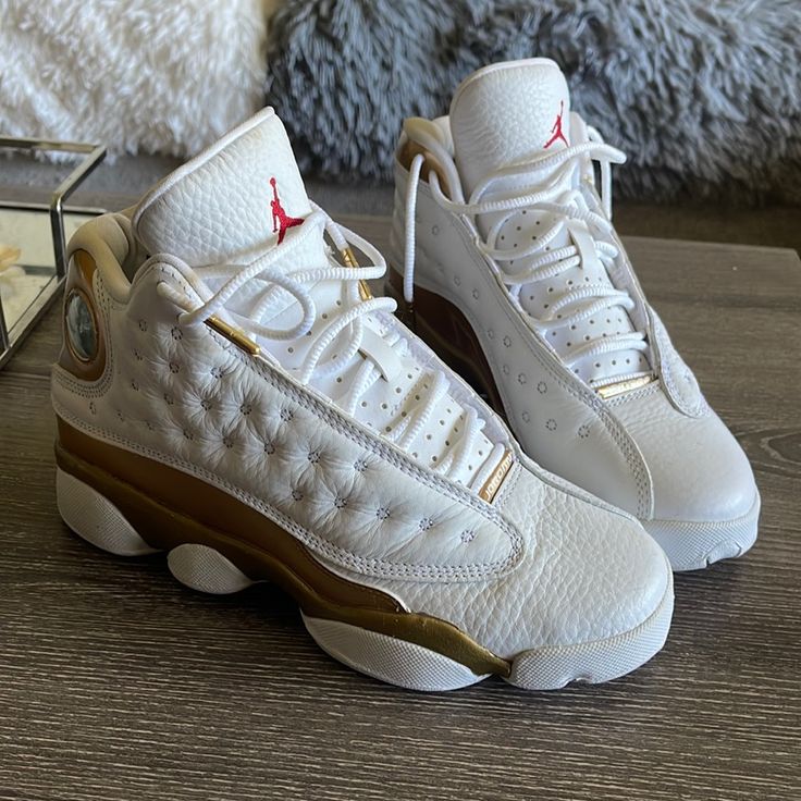 Kids 4.5y Fits Woman Size 6 Never Worn/ No Box Tenis Jordan, Jordan Gold, Zapatillas Jordan Retro, Best Volleyball Shoes, Cheap Jordan Shoes, Jordan Retro 6, Air Jordan 13 Retro, Cheap Jordans, Shoes Nike Air