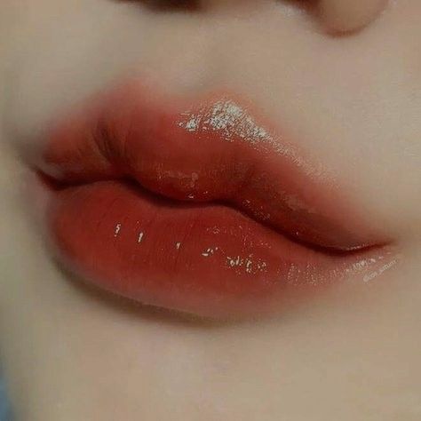 Heart Shaped Lips, Glossy Lips Makeup, Lips Inspiration, Korean Lips, Bentuk Alis, Korean Eye Makeup, Ulzzang Makeup, Nose Shapes, Ombre Lips