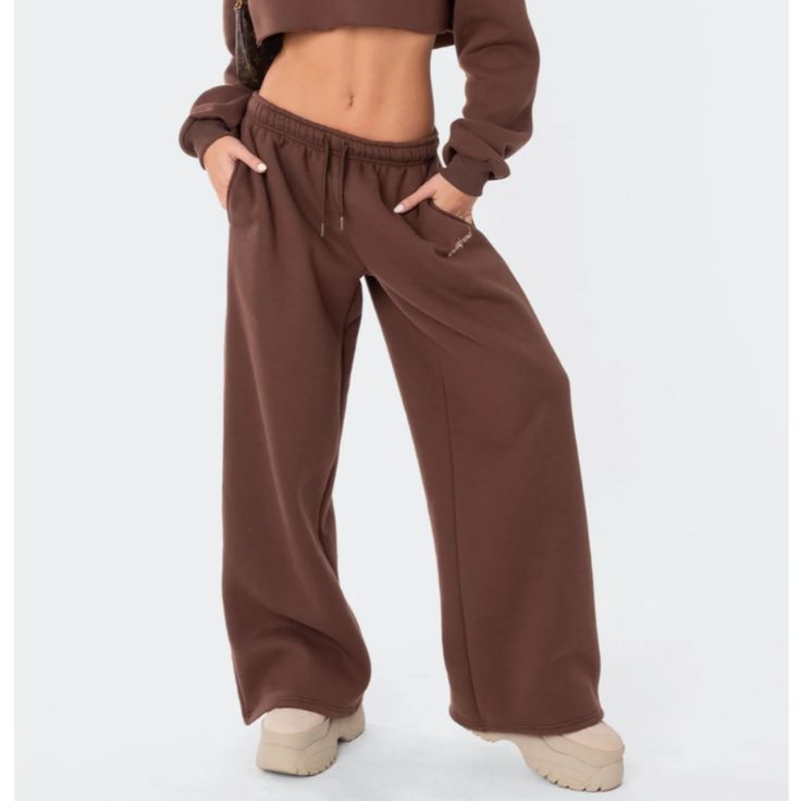 Nwt Edikted “Brenna” Low Rise Wide Leg Sweatpants Straight Leg In A Chocolate Brown Color. Size Medium. Can Be Worn Low Rise Or Mid-Rise. Fall Sweatpants With Loosely Fitted Hips, High Waist Wide Leg Pants For Fall Loungewear, Sporty High-waist Sweatpants For Fall, High-waist Sweatpants With Side Pockets For Fall, Sporty Wide Leg Pants With Pockets For Fall, Full-length Sweatpants For Winter, Trendy Straight Leg Sweatpants For Fall, Wide Leg Sweatpants For Fall, Fall Wide Leg Loungewear Pants With Pockets