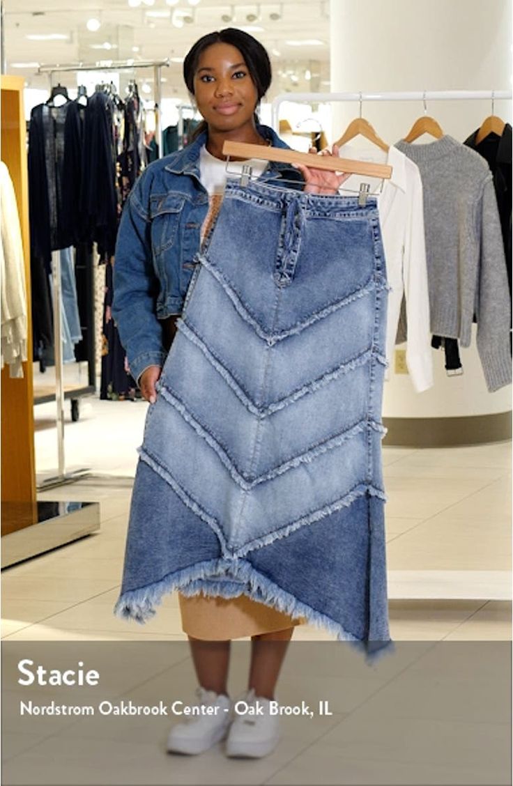 Denim Skirt Upcycle, Diy Jean Skirt From Jeans, Upcycle Clothes Jeans, Jean Skirt Pattern, Upcycle Jeans Skirt, Jeans Into Skirt, Blue Printed Skirt, Diy Denim Skirt, Upcycle Denim