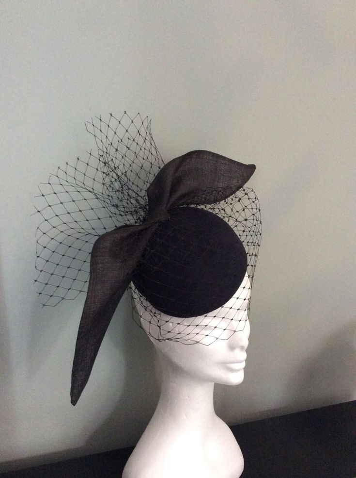 Hand made navy felt perch trimmed with black pinok pok and veiling. Perfect for any special occasion. Bespoke Hats, Mini Hats, Feather Quill, Ascot Hats, Bride Hat, Hat Base, Faux Fur Hat, Cocktail Hat, Garden Party Wedding