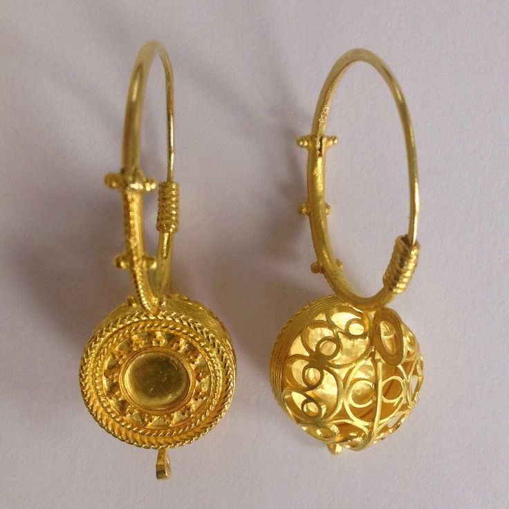 A Replication of Early Medieval Basket Earring in 22 kt yellow gold.ùThe earrings are completely hand made in our atelier in Italy Como with a rigorous quality workmanship .The original earrings dating 6th - 7th century AD are located at the Como Luxury Round Earrings For Ceremonial Occasions, Luxury Ceremonial Yellow Gold Earrings, Luxury Yellow Gold Ceremonial Earrings, Luxury Yellow Gold Earrings For Ceremonial Occasions, Luxury Ceremonial Earrings With Intricate Design, Luxury Ceremonial Pierced Earrings, Ornate Yellow Gold Oval Earrings, Ceremonial Yellow Gold Drop Earrings, Ceremonial Yellow Gold Earrings