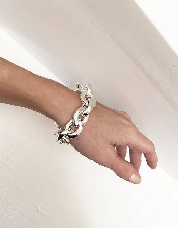 Bracelets And Necklaces, Chain Bracelets, Jewelry Lookbook, 925 Sterling Silver Chain, Statement Bracelet, Sterling Silver Chain, Chain Bracelet, Silver Chain, Lookbook