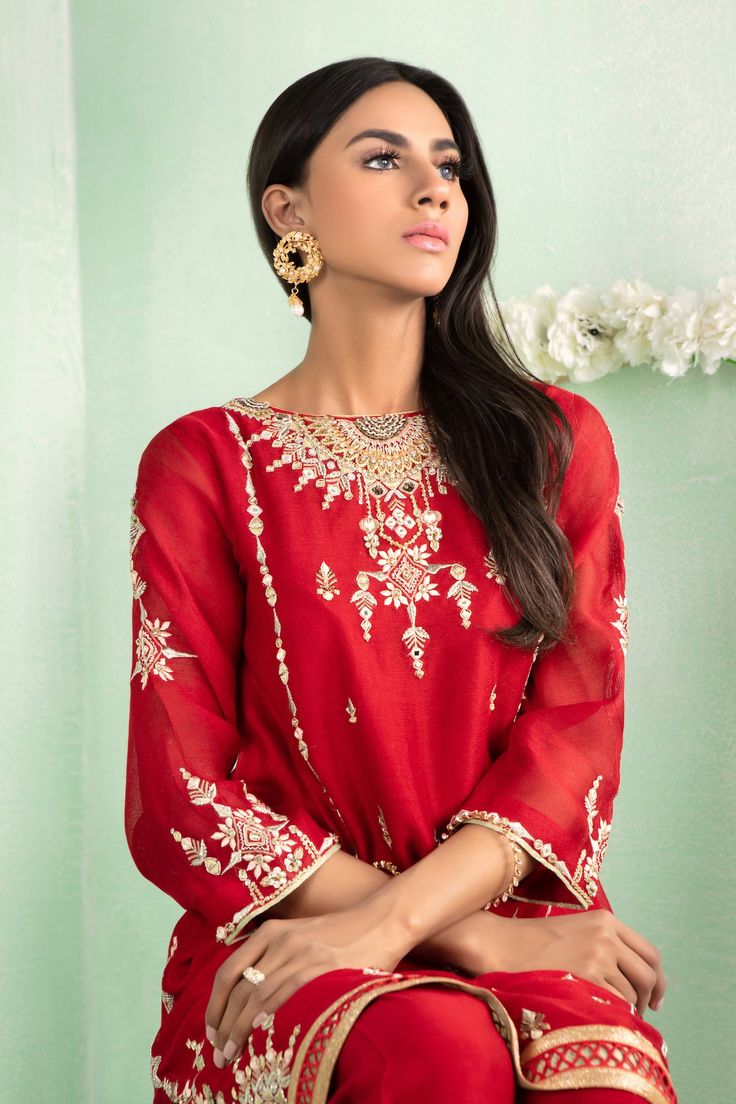 Pakistani Designer Online | Sarosh Salman | Luxury Pret & Wedding Wear Silk Thread Embroidery, Red Dupatta, Net Shirt, Luxury Pret, Designer Outfit, Embroidery Shirt, Printed Dupatta, Pure Chiffon, Boutique Dress Designs