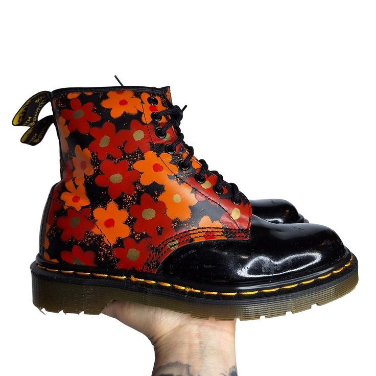 Rare Vintage 90s Dr. Martens Patent Mistflower Combat Boots Floral England Mie Leather Uk 6 Us 8 Toe Caps ( Black) Are Patent Leather, Rest Of Boot ( Floral) Is Smooth Leather Some Minor Scuffs To Patent Leather But No Actual Wear To The Soles True Vintage 90s, Made In England Women's Size Uk 6 = Us 8 Tags: Fall, Pumpkin Patch, Dr Martens, Docs, Doc Martens, Pattern Boots, Plates, Creative Dms, Doc Martins, Doc Martens, Pascal, Whimsygoth, Whimsigoth, Goblincore, Combat Boots, Forest, Grunge, Fo Clueless Logo, Painted Doc Martens, Doc Martens Pascal, Dr Martens Patent, Forest Grunge, Fall Pumpkin Patch, Boots Patterns, Chunky Boots, Doc Martens