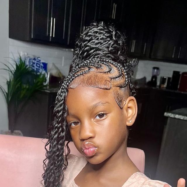 Armonnie on Instagram: "Kids Fulani twist 😍😍" Cute Hairstyles Cornrows, Cute Hair With Braids, Black Hair Braids Styles Easy Hairstyles, Cute Black Hairstyles With Weave, Heart Kids Hairstyles, Natural Hair Down Styles, Lemonade Fulani Braids Kids, Kid Protective Hairstyles, Back To School Hairstyles Braids Kids