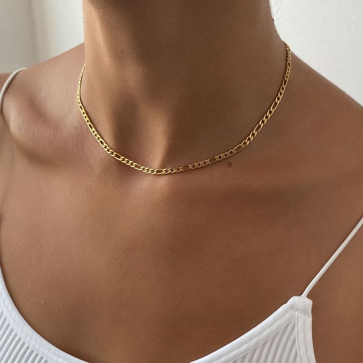 Figaro Chain - Available Gold Or Silver - PRYA UK Small Gold Chain, Gold Herringbone Chain, Cute Engagement Rings, Figaro Chain Necklace, Gold Necklace Simple, Stacked Necklaces, Golden Necklace, Earrings Design, Figaro Chains